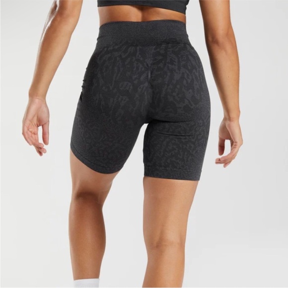 GYMSHARK Adapt Animal Seamless Cycling Shorts - Black/ Grey marl NEW - Picture 2 of 9